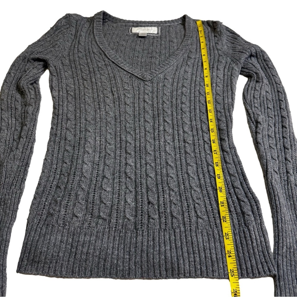 American Eagle Gray V-Neck Cable Knit Sweater Size Small Long Sleeve Vintage NEW - Picture 8 of 9